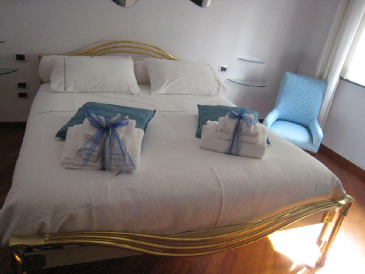 Bed and Breakfast Dimora Tafuri Salerno Exterior foto